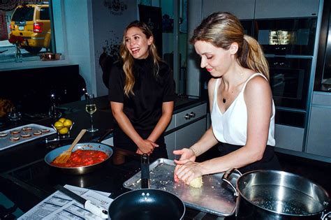 Elizabeth Olsen Cooking Onscreen And Off The New York Times
