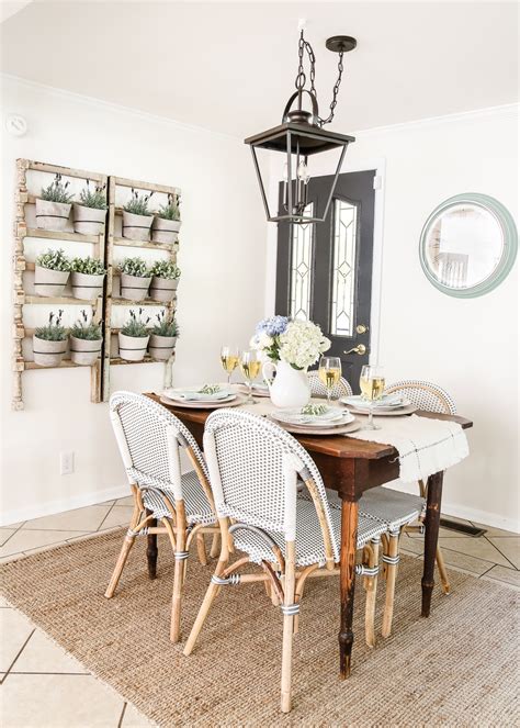 Grab a cup of whatever for tons of farmhouse decorating ideas for the family room. 9 French Inspired Farmhouse Decor Ideas | Yesterday On Tuesday