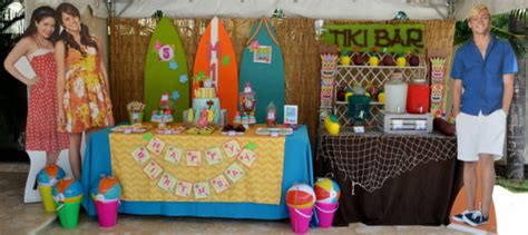 When planning a party, you need to have great food and great people. Pool Party Ideas for Teenagers - Birthday Party Ideas & Themes