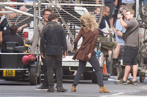 Tom Cruise And Annabelle Wallis Photos From The Mummy