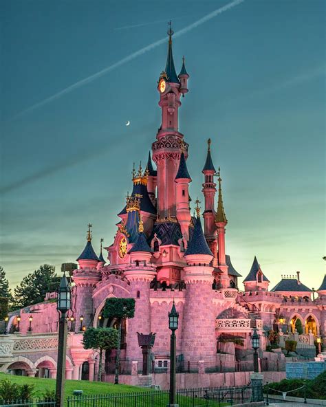 Designed and built by walt disney imagineering, its layout is similar to disneyland park in california and magic kingdom at walt disney world in florida. Disneyland Paris: scopriamo il Parco numero 1 in Europa