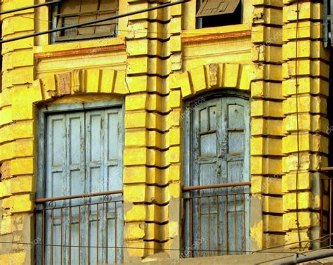 Yellow Brick House — Stock Photo © Ritalli 1520680