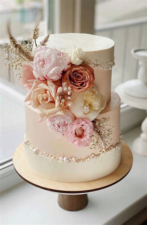 Top 11 Wedding Cakes Trends That Are Getting Huge In 2022