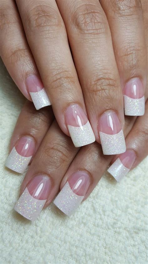 Empresa especializada en el asesoramiento y comercialización de productos de belleza a peluqueros, manicuras, depiladoras, maquilladoras y profesionales de la estética corporal con más de 20 años de experiencia. Uñas acrilicas french con acrilico tornasol en la punta ...