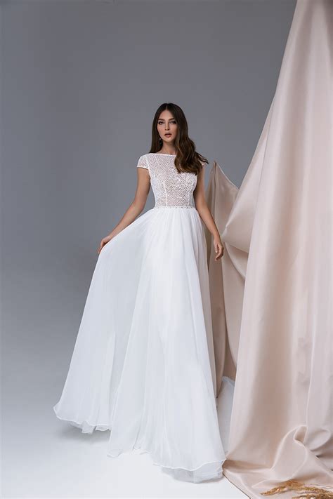 Looking for the wedding dress of your dreams? Wedding dress Isabella for Sale at NY City Bride