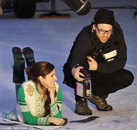 Anna Kendrick Slips On Ice As She Films Christmas Comedy Daily Mail