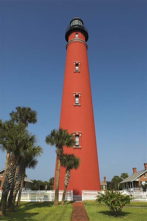 35 Of The Most Beautiful Lighthouses In America Beautiful Lighthouse