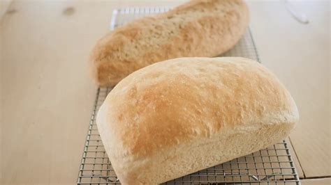 Si vous préférez faire du pain de fesse, divisée la pâte en quatre. S1-E25 Comment faire son pain maison - YouTube
