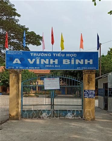 Các hoạt động chào cờ đầu tuần, sinh hoạt dưới cờ được. Cách ly 66 người liên quan đến 2 học sinh trở về từ ...