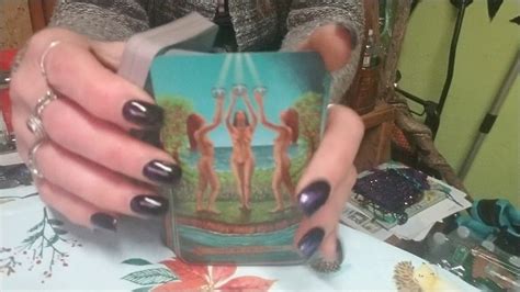 Different ways to shuffle cards. Some easy ways to shuffle tarot cards - YouTube