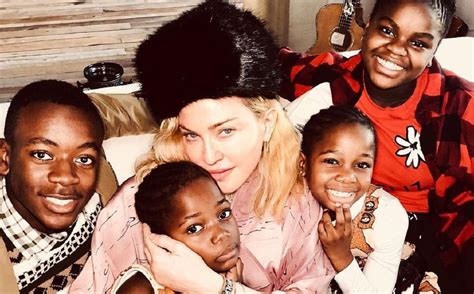 Madonna ¿cuándos Hijos Biológicos Y Adoptados Tiene Chic Magazine
