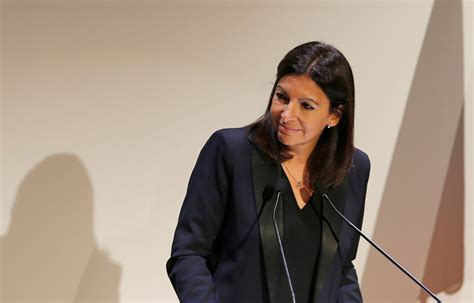 A member of the socialist party (ps), she is the first . Anne Hidalgo élue "diplomate verte de l'année"