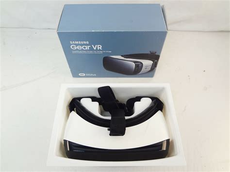 Samsung Gear Vr Virtual Reality Oculus Headset Smr322nzwaxar White Black Ebay