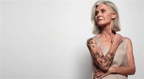 Migoii Tattoo Old Women With Tattoos Older Women With Tattoos Beautiful Tattoos For Women