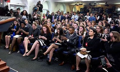 Dare The Degrading Ritual Of Sarah Huckabee Sanderss Pre Thanksgiving Press Briefing Pen America