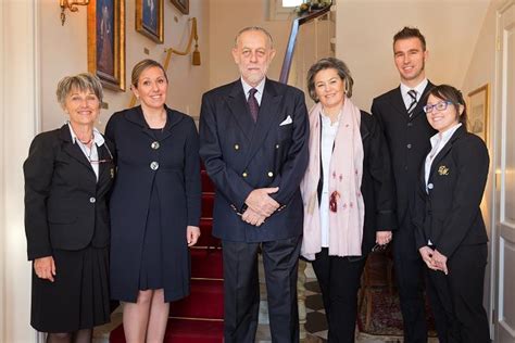 Personale medico al lavoro all'amedeo di savoia di torino. Duca Amedeo di Savoia e Principessa Silvia di Savoia ...
