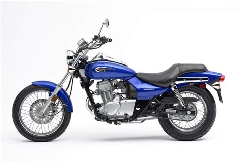 Claimed horsepower was 11.8 hp (8.8 kw) @ 9500 rpm. Kawasaki Kawasaki Eliminator 125 - Moto.ZombDrive.COM