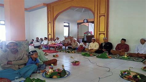 Irhas bermaksud satu perkara luar biasa bagi manusia normal. Warga Parit Pak Jawi Desa Sungai Enau Kubu Raya Gelar ...