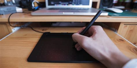 Most of the artists then switched to digital painting as these software were offering tons of useful tools including some. How do Wacom Drawing Tablets work - Sharetok