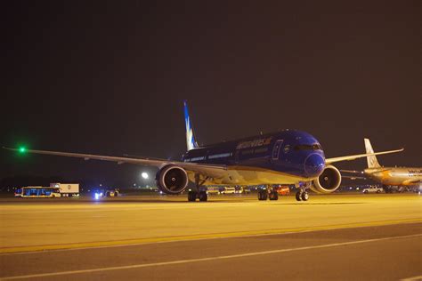 Cận Cảnh Siêu Máy Bay Boeing 787 10 Lớn Nhất Việt Nam đáp Xuống Nội