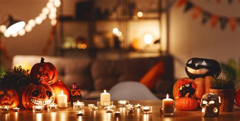 Halloween table settings halloween table decorations halloween party decor halloween themes halloween backdrop halloween displays spooky halloween halloween dinner holidays halloween. Easy Last-Minute DIY Halloween Decorations: Creative ...