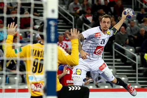 France and Sweden boost semi-final hopes at European Men's Handball