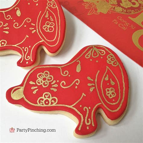 The 2022 cny date falls on february 1, tuesday, and it's the year of the tiger. Lunar Chinese New Year Snoopy Cookies, Peanuts Charlie ...