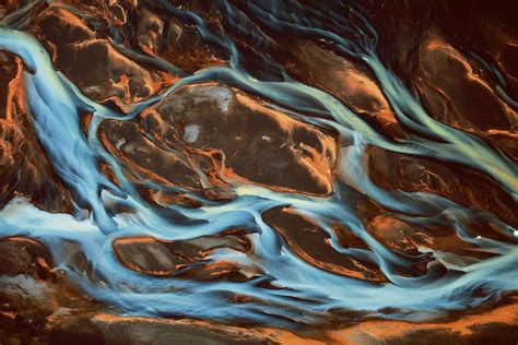 Remarkable aerial photographs offer the most spectacular portrait of our world ever created. Pjorsa River, Iceland - Hemisgalerie