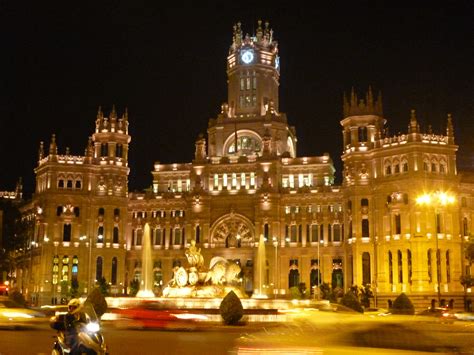ˈspaɲɲa), is an italian singer and songwriter. Palacio de cibeles - Viaggi, vacanze e turismo: Turisti ...