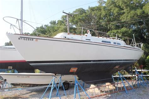 1973 Pearson 33 Sail Boat For Sale