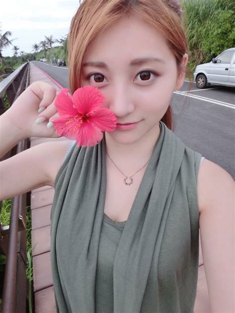 祈錦鈅 maxine chi【i do】 3/14祈錦鈅 maxine chi 白色情人節《i do》 live concert. IG正妹 被網民稱為「大胸子瑜」的台灣正妹－祈錦鈅 (catcat620620) | Jdailyhk