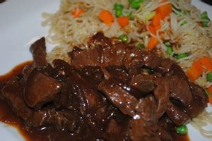 Chinesisch Rindfleisch mit Zwiebeln