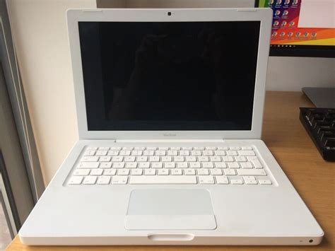 Apple Macbook White 13 Laptop In Stevenage Hertfordshire Gumtree