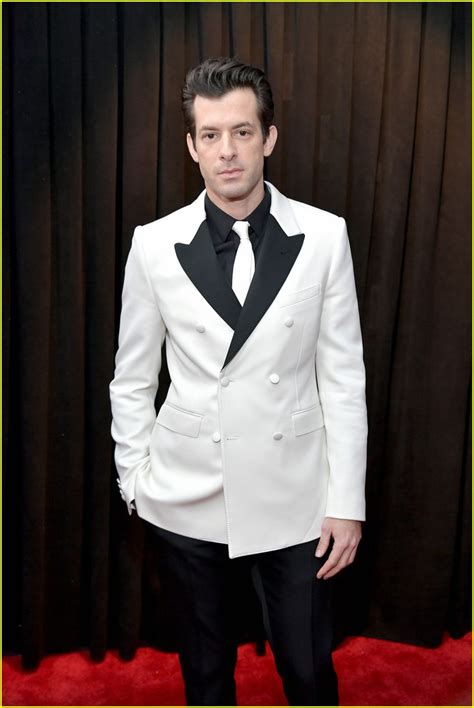 Mark Ronson Goes Shirtless Bares Abs Before Grammys Photo