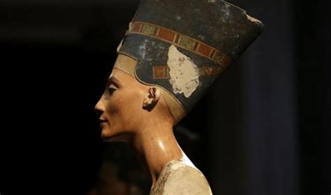 Egypts Lost Queen Nefertiti May Lie Concealed In King Tuts Tomb The Jerusalem Post