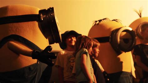 Sie sind nach der ich, einfach unverbesserlich filmreihe einfach nur kult und unglaublich witzig. Die Minions waren zu Gast im Lux Kino Frankenthal - YouTube