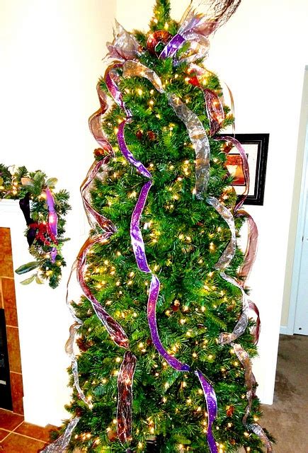 Vertical Ribbon On Christmas Tree Projects I Need To Do Pinterest