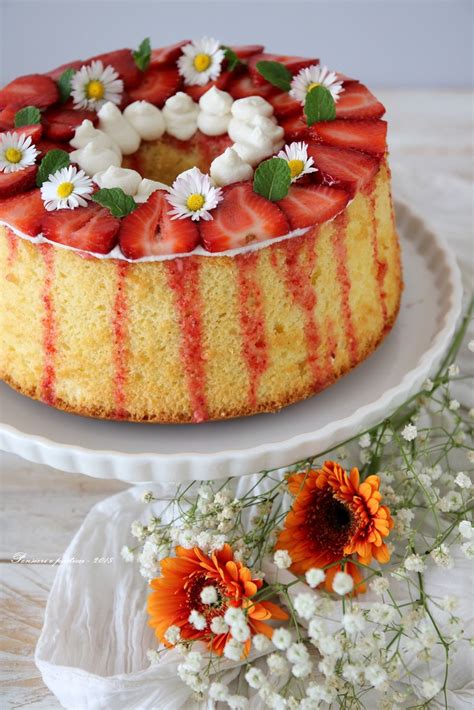 Questa chiffon cake al limone con crema e fragole, è deliziosa, sofficissima come una nuvola profumata e golosa.che volere di più?! Chiffon cake al limone, crema e fragole | Ricetta | Torta ...