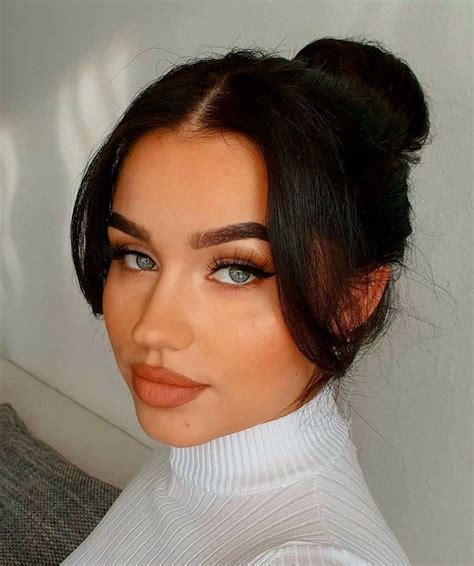 Pin By Abigail Yauger On Life Goals Black Hair Blue Eyes Girl Straight Hairstyles Black Hair