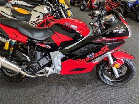 The super hornet has a fully automatic. 150cc Super Hornet Motorcycle Scooter | Reviewmotors.co