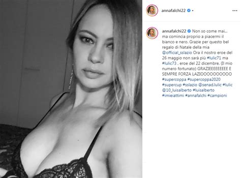 Anna Falchi Promessa Mantenuta Nuda Per La Vittoria Della Lazio