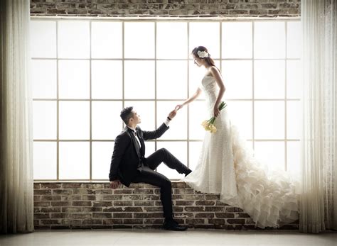 Find images of wedding background. How To Achieve The Most Creative Pre-Wedding Photos