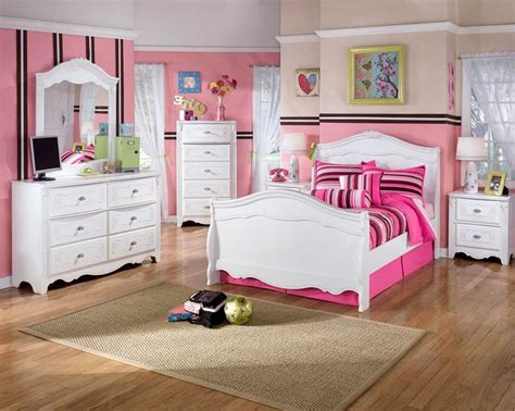 See more ideas about bed, modern bed, modern bed set. Girly Twin Bedroom Set Idea with Pretty White Sleigh Bed ...