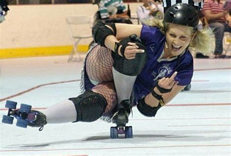 Cindy Fears With The Coolest Roller Derby Pose Ever Roller Derby