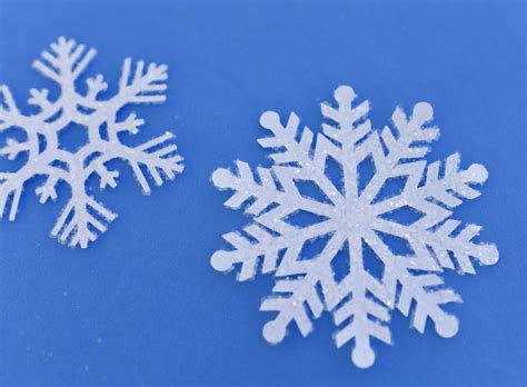 Snowflake Hanging Decorations to Turn Your Home Into a Winter ...