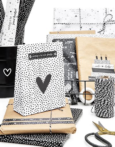 Cadeauzakje Wit Met Dots Patroon En Hart