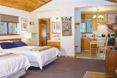 The pinecrest chalet is a hotel and resort in pinecrest, ca, located near pinecrest lake and dodge ridge ski resort. Cabins - Pinecrest Chalet