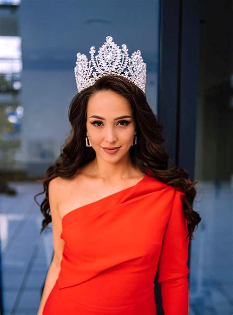 Thato mosehle, miss supranational south africa 2021. Miss Supranational 2019 - widowisko