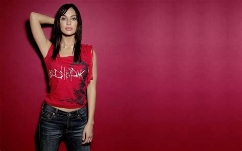 1680x1050 Beautiful Natalie Imbruglia Coolwallpapers Me