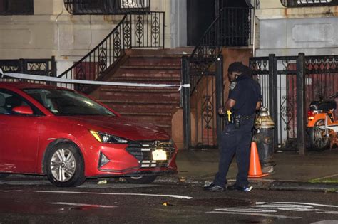 Two Hurt In Separate Nyc Shootings Overnight Cops Say